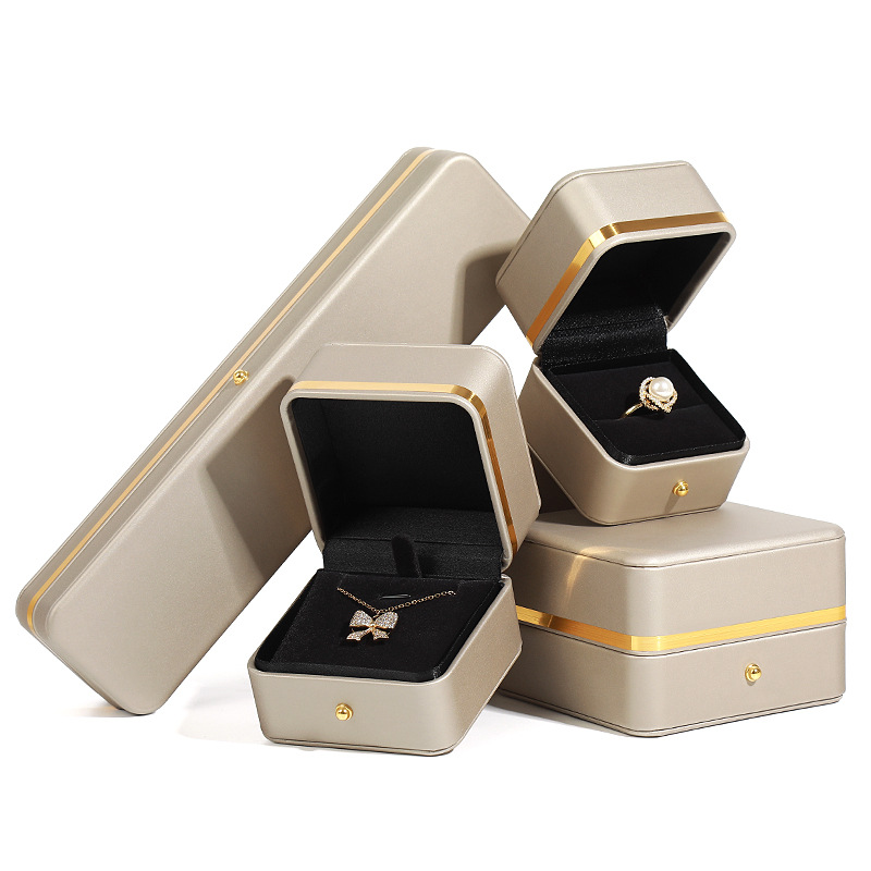 Kaituo gold edge jewelry box PU leather rounded corner ring pendant bracelet bracelet box jewelry packaging box wholesale in stock