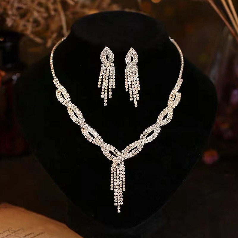 New necklace and earrings set European and American style braided rhinestone clavicle necklace bridal jewelry chain diamond banquet set chain