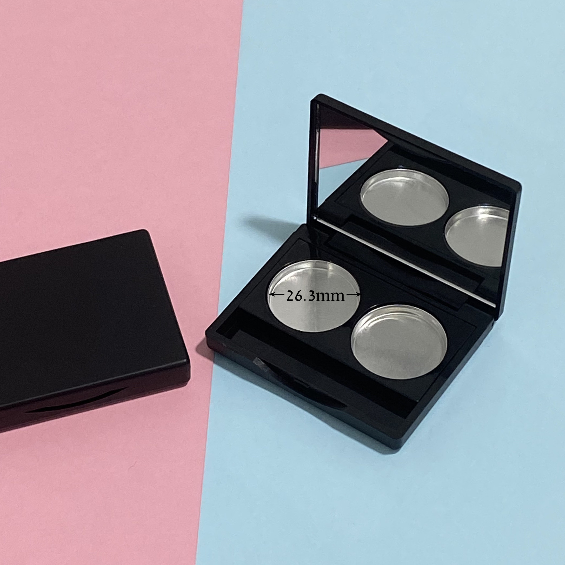 In stock double grid with mirror packing box square two-color 26mm inner diameter pressure plate highlight eye shadow blush box empty box wholesale