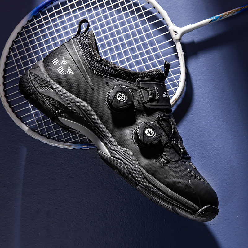 Wholesale badminton shoes men's new women's professional non-slip wear-resistant breathable rotating button carbon plate children's competition training