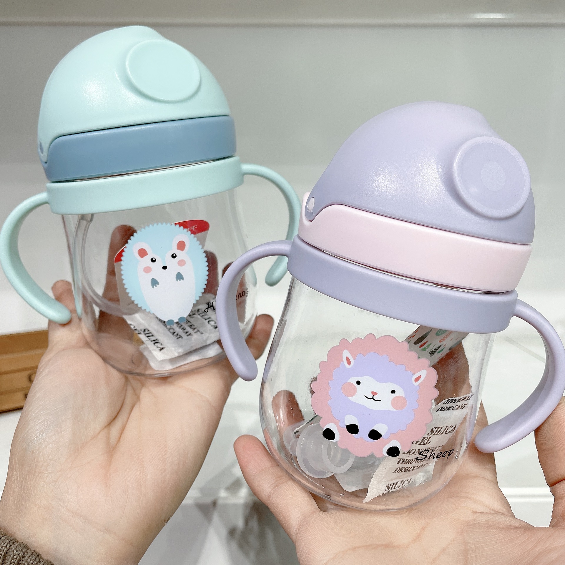 Spring and summer new baby straw cup baby drink cup 250 ml inverted watertight V-shaped straw