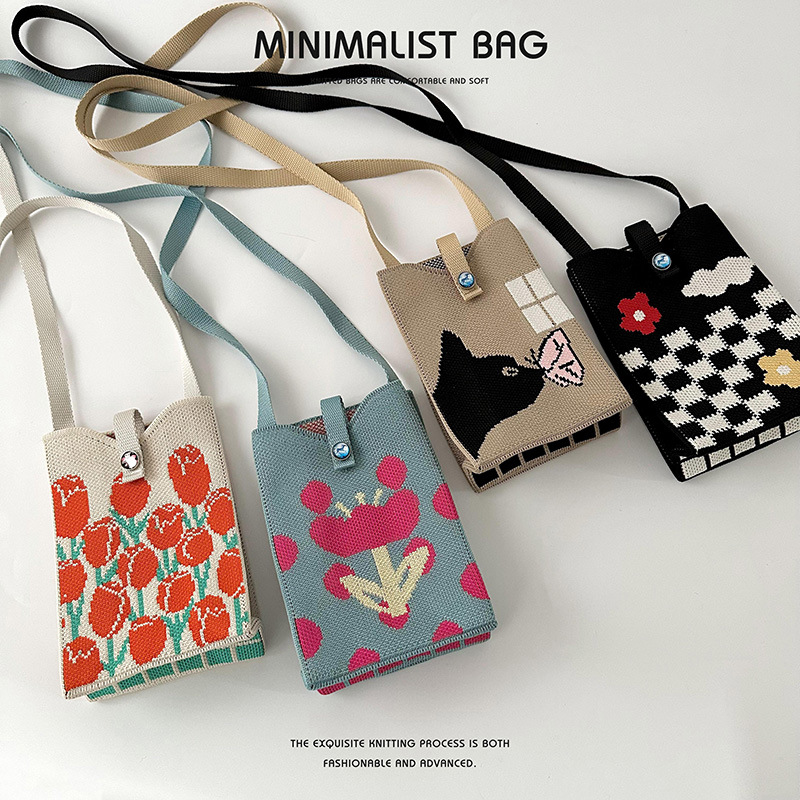 Cute black and white panda mini mobile phone bag female Korean fashion Joker shoulder messenger bag change purse factory wholesale