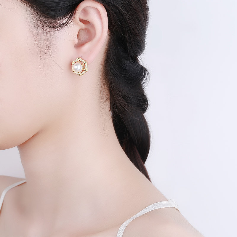 韩国时尚气质夏季耳环女法式设计感锆石花苞耳饰短款珍珠耳扣饰品