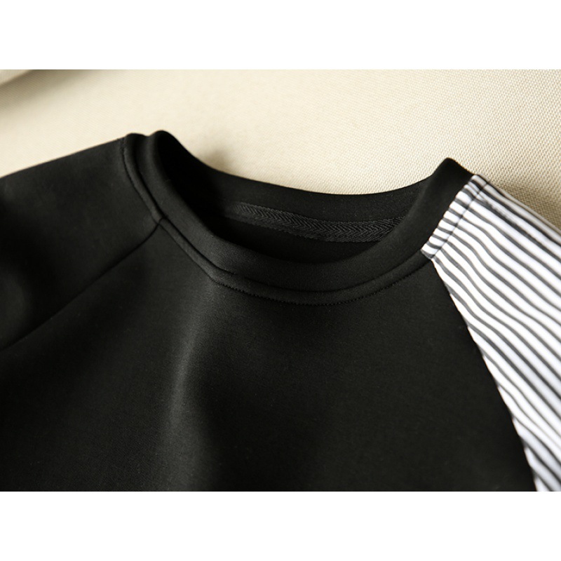 External singles Love reverse age model asymmetric stripe stitching bat profile loose round neck sweater pullover top women