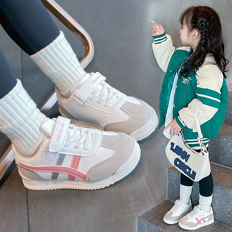 Children's sneaker boys' argan shoes 2023 autumn girls' new soft bottom silver casual shoes baby small Board Shoes