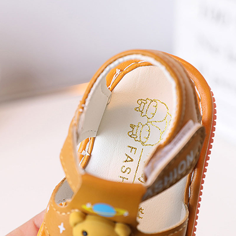 A generation of baby soft-soled sandals girls 0-2 years old baby boys cartoon toddler shoes call shoes 3