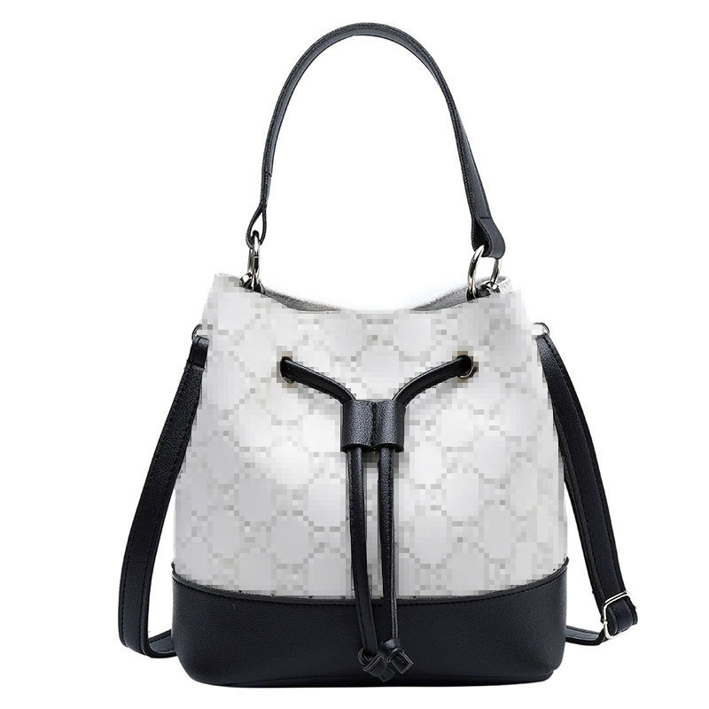 Women's Bag 2019 New Color-matching Lingge Drawstring Bucket Bag Elegant Shoulder Hand Crossbody Bag Large Capacity Spot Foot