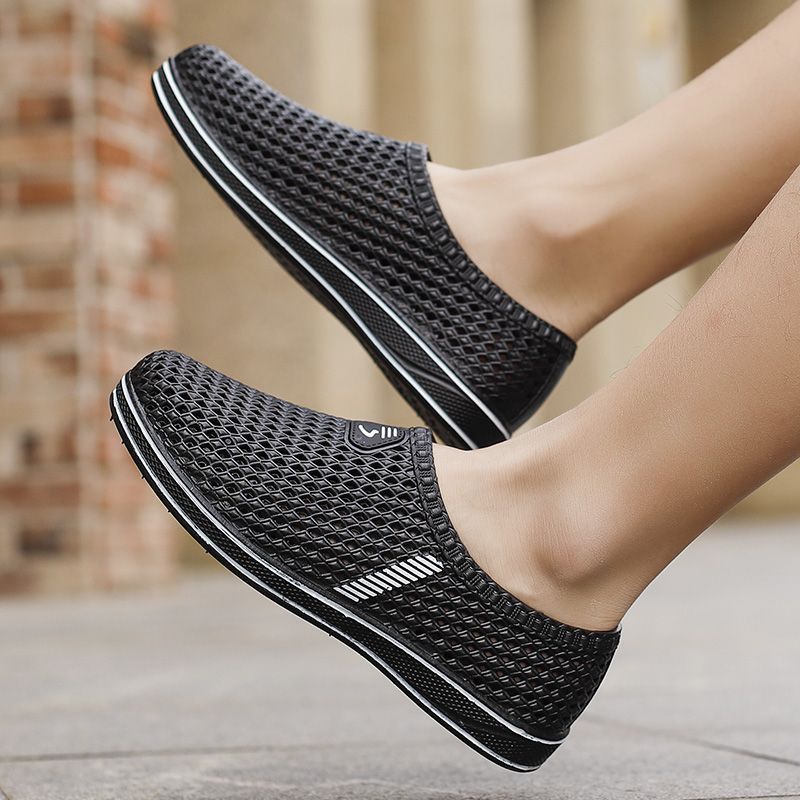 Hole Shoes Men's Summer New Fashionable Thick Bottom Toe Sandals Soft Bottom Outer Wear Casual Non-slip Breathable Beach Shoes