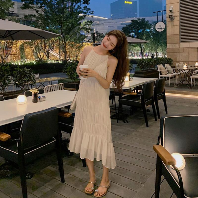 Commuter summer new light luxury Sanya Seaside sling dress South Korea elegant slimming beach dress western style