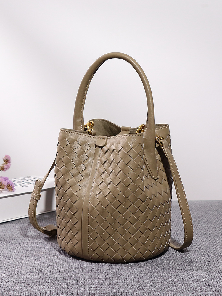 Handmade Woven Portable Bucket Bag Fashion Casual All-match Bag Simple New High-end Sense Crossbody Shoulder Bag