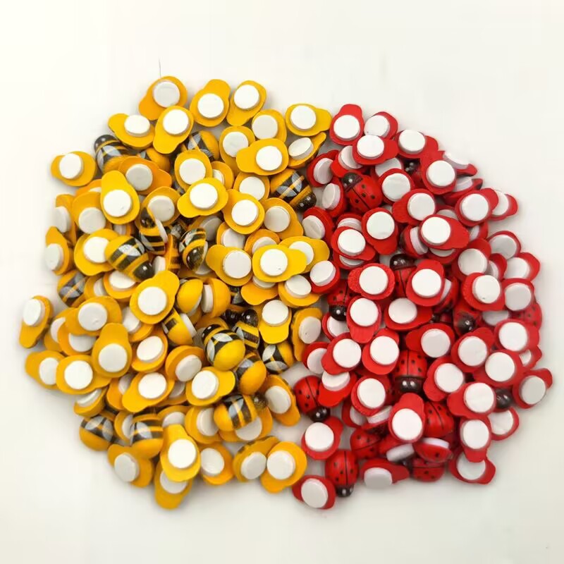 Multi-size mini ladybug micro landscape mini ladybug pastoral wooden small beetle back with double-sided adhesive tape