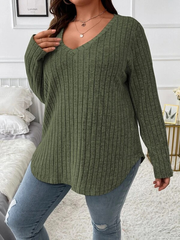 2024 Amazon autumn and winter new solid color plus size women's top V-neck long sleeve pit brushed T-shirt loose pullover