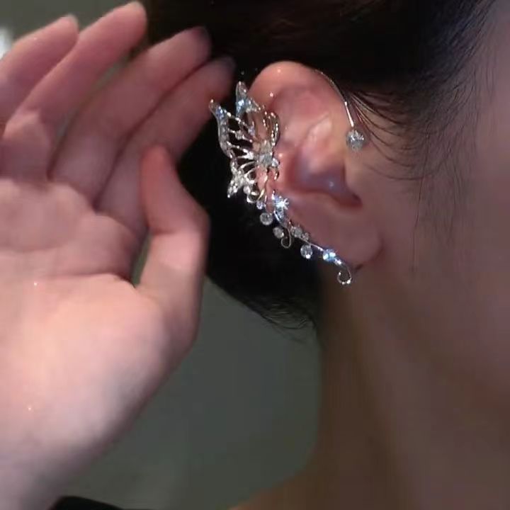 ジルコンの透かし彫りの蝶の耳掛けの耳掛けの一体式の耳の骨は耳の穴のイヤリングの小さい大衆の気質の女性の軽い豪華な耳飾りを挟みます。|undefined