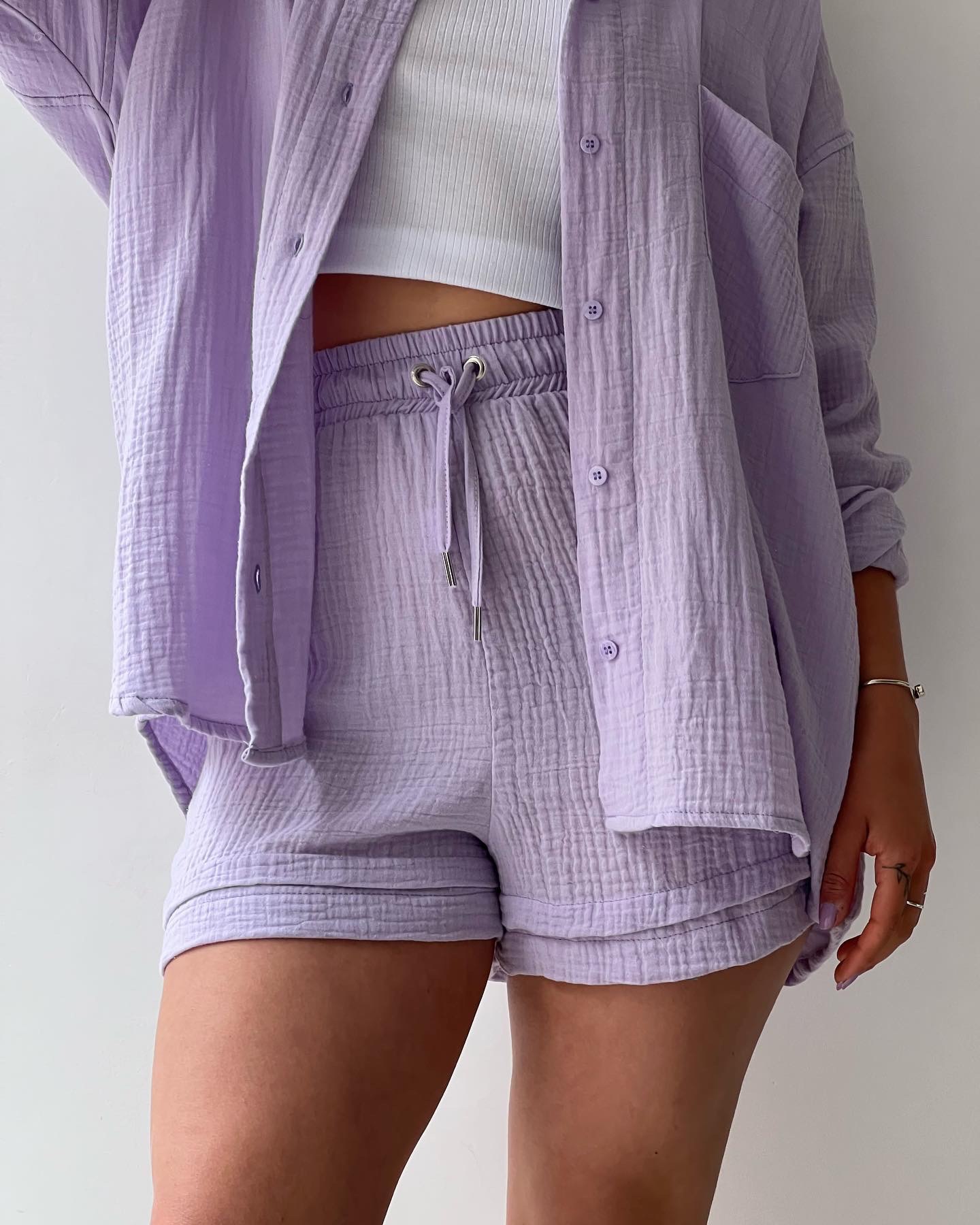 2023  European and American Women's Wrinkled Lapel Long Sleeve Shirt High Waist Drawstring Shorts Fashion Casual Two-Piece Set_voghion.com