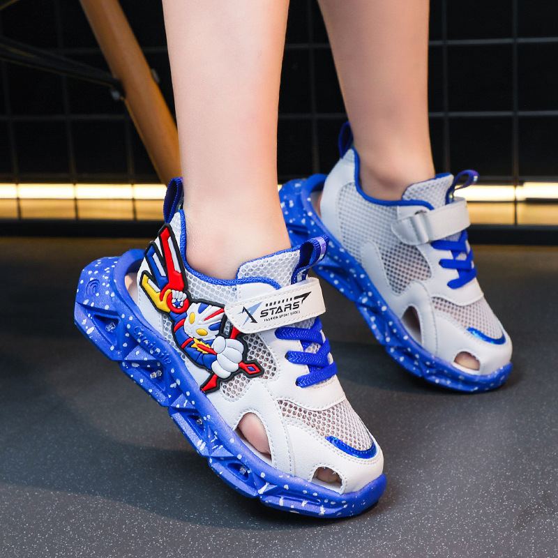 Children's sports sandals with lights men's 2024 Summer new boys' sandals children's mesh Hollow Beach shoes