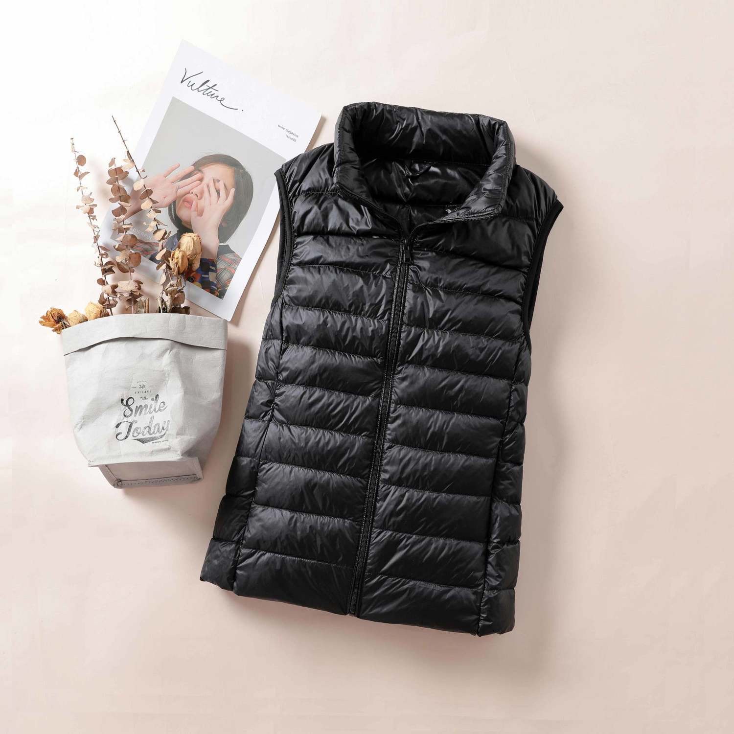 Autumn and winter women's light down vest Korean version of the collar short slim vest waistcoat down coat manufacturers wholesale
