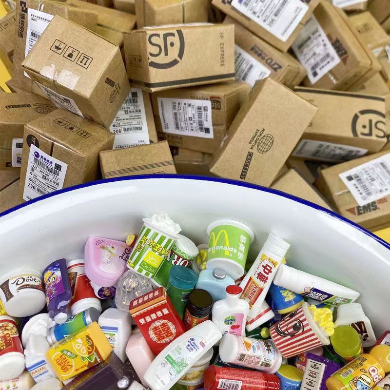Mini supermarket simulation bottle drink miniature convenience store resin food and play Express box wrapped doll machine blind box