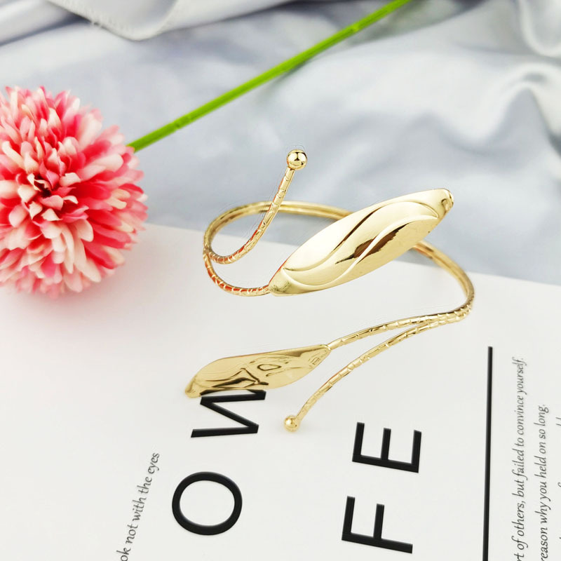 European and American cross-border accessories personalized creative exaggerated geometric bracelet arm ring female metal leaf arm ring bracelet