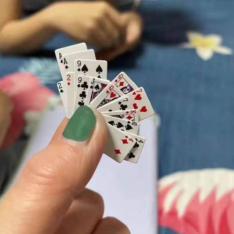 In Stock Mini poker thumb super small poker TikTok same travel poker card spoof small toys wholesale