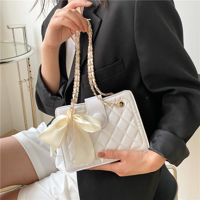 Autumn Silk Scarf Bag Women's 2023 New Fashion Rhombic Chain Bag Texture Shoulder Underarm Bag Crossbody Bag