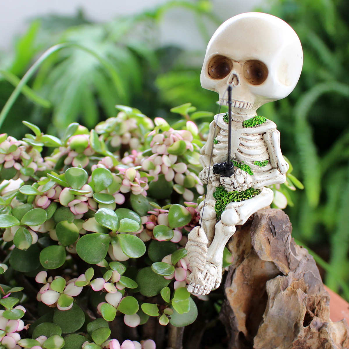 Cross-border New Fishing Skull Ornaments Creative Resin Skull Decorative Statue Courtyard Garden Landscape Crafts
