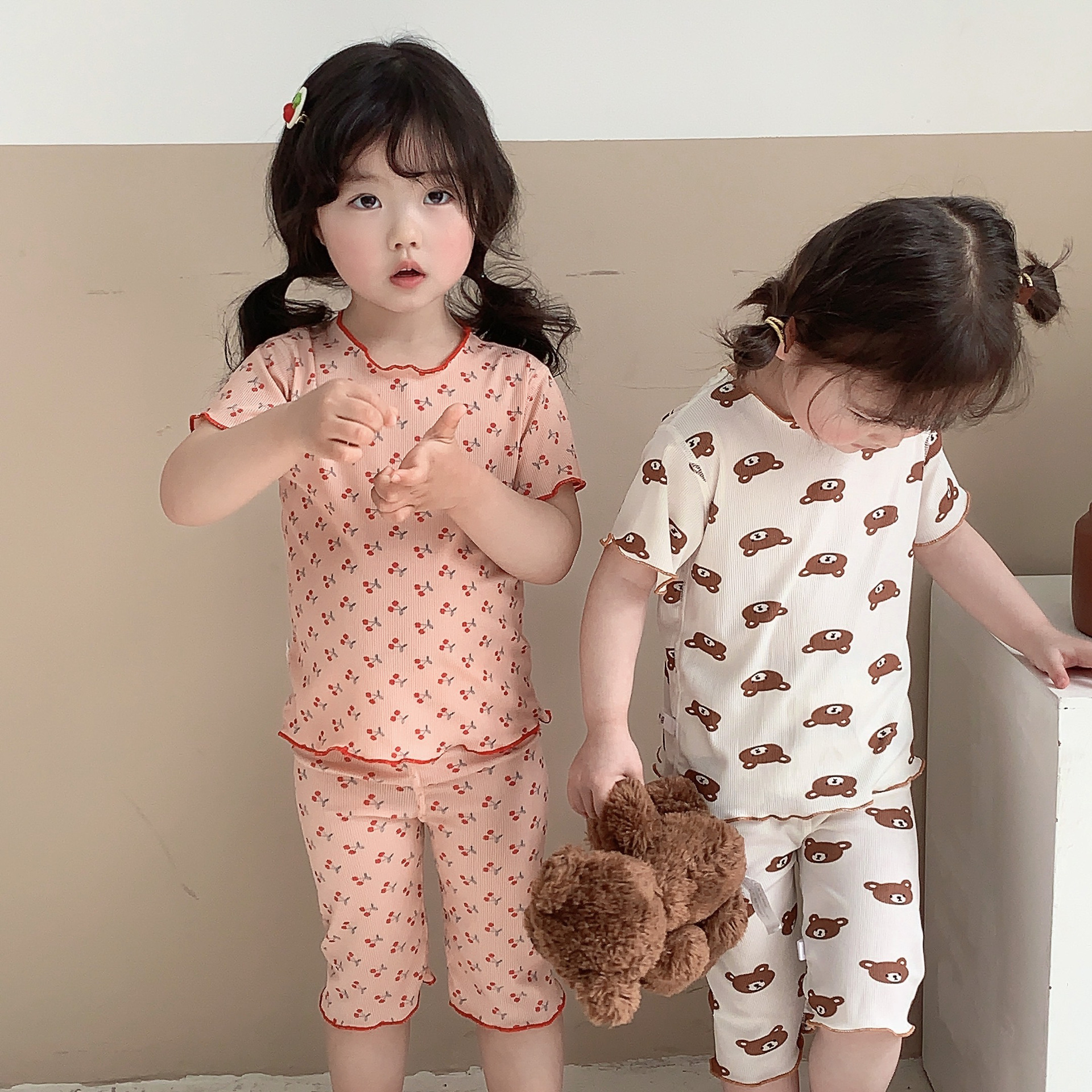 Children's Boneless Home Suit Girls' Summer Ice Silk Small Floral Short-sleeved Cropped Pants Baby's Pajamas Air-conditioning Suit