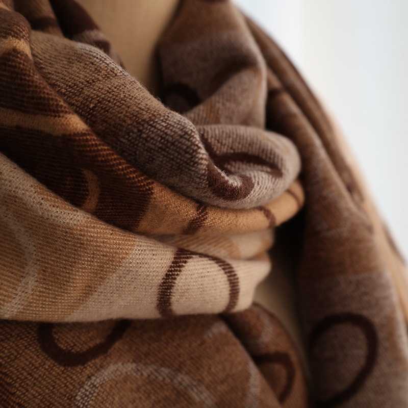 Winter Explosions Scarf Women's Warm Fashion All-match Cashmere Thickened Scarf European and American High-end Sense Shawl Internet Celebrity