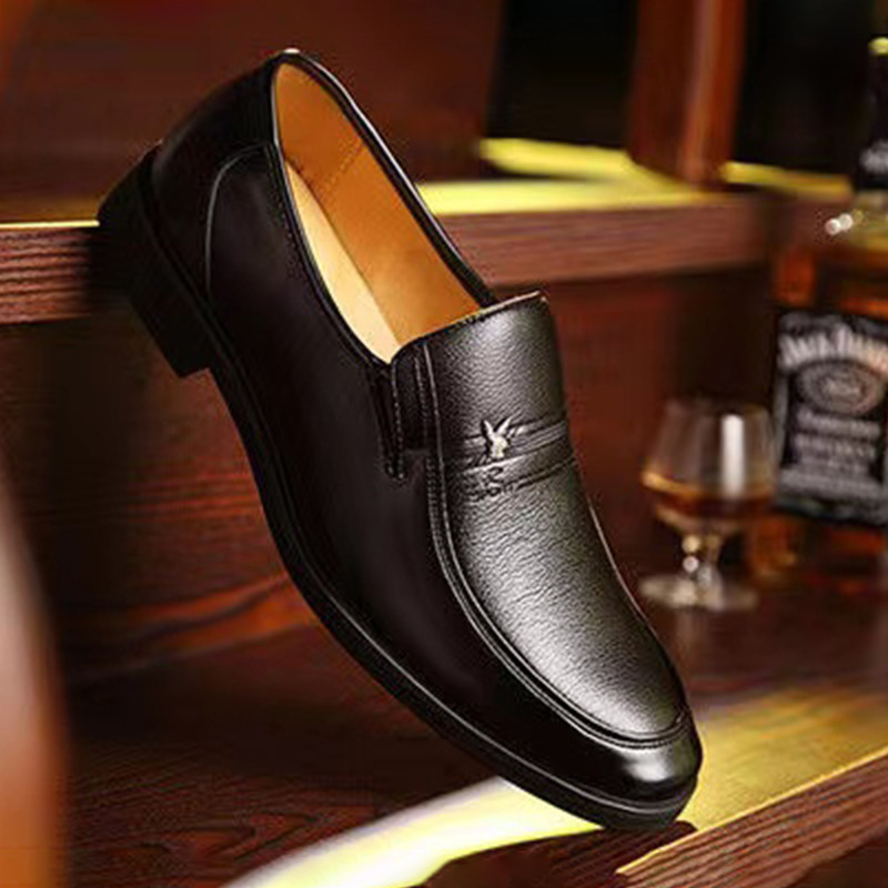 Leather shoes men's business dress men's middle-aged soft bottom dad shoes Spring and Autumn New breathable Men's shoes a generation of classic