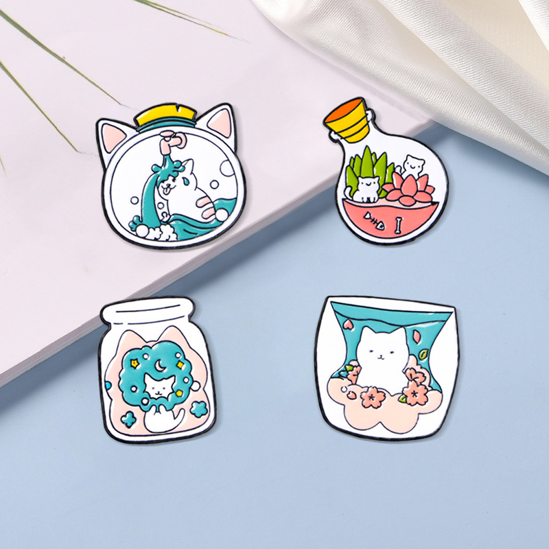 New creative wish drift bottle cat shape badge cute bottle brooch Golden Badge