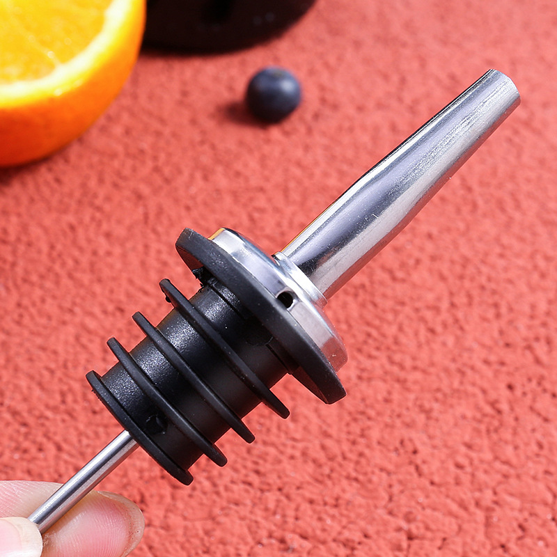 Stainless steel wine pourer small high cover stainless steel wine nozzle dustproof sealed wine nozzle cocktail supplies oil bottle stopper