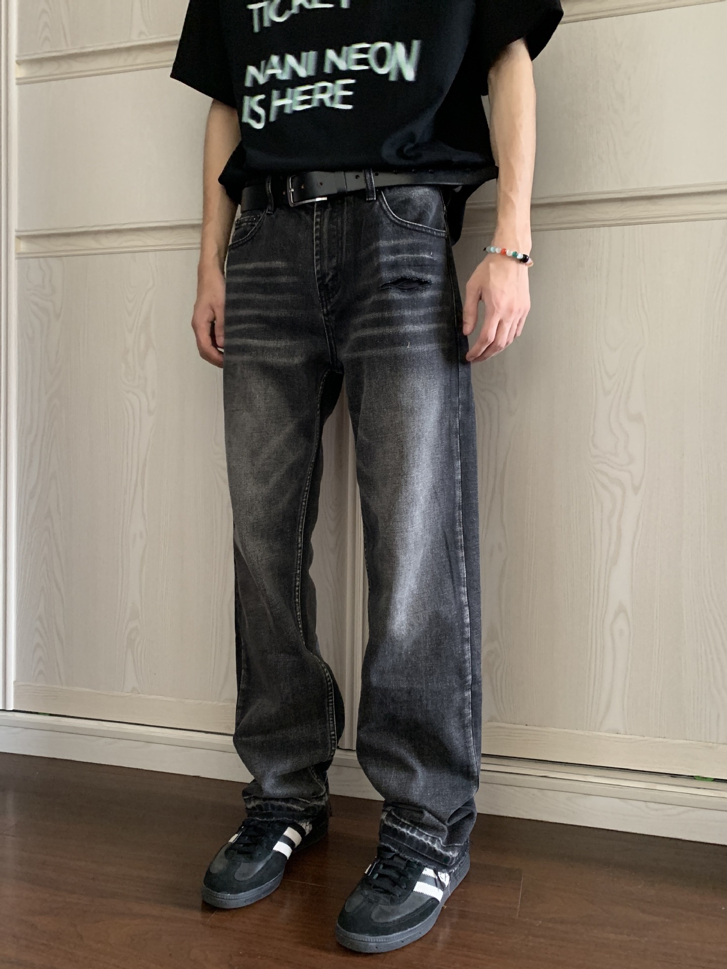 Black and gray washed distressed cat beard straight skinny jeans for men