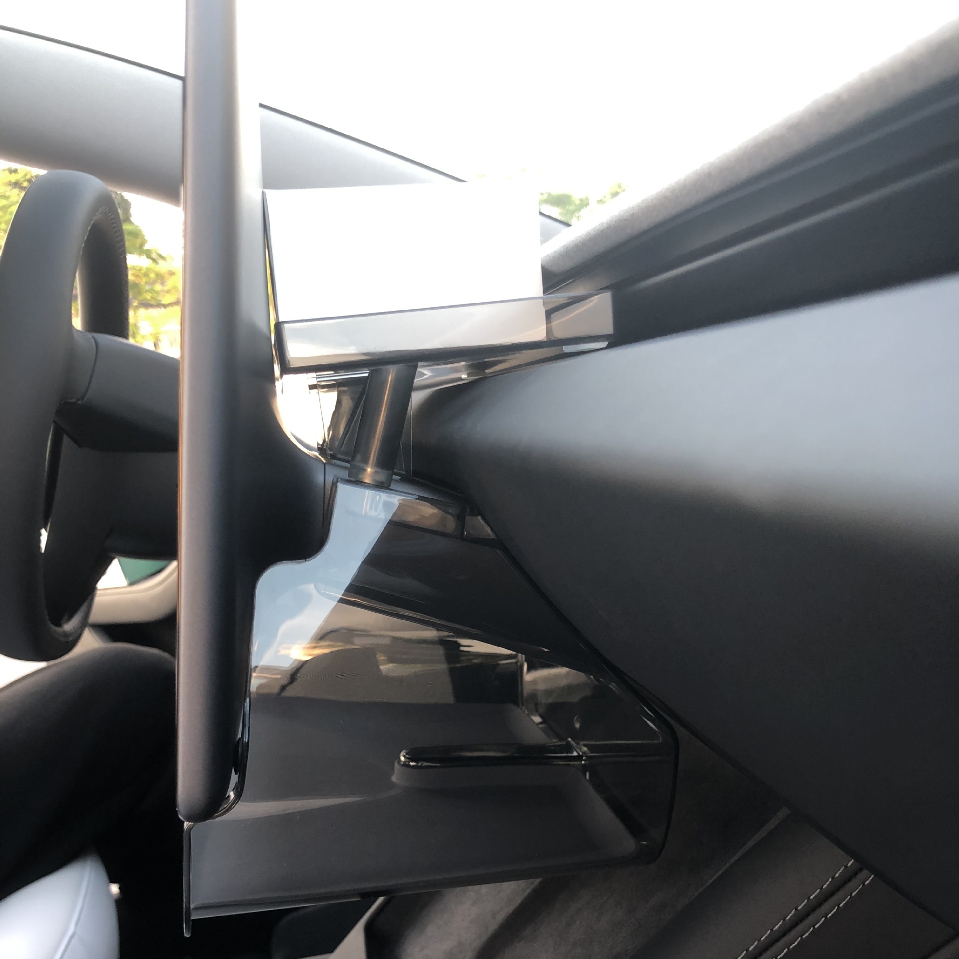 Фабрика источника для Tesla Model Y/Model3 Магнитный всасывающий Фиксированный экран после большого прозрачного ящика для хранения рта