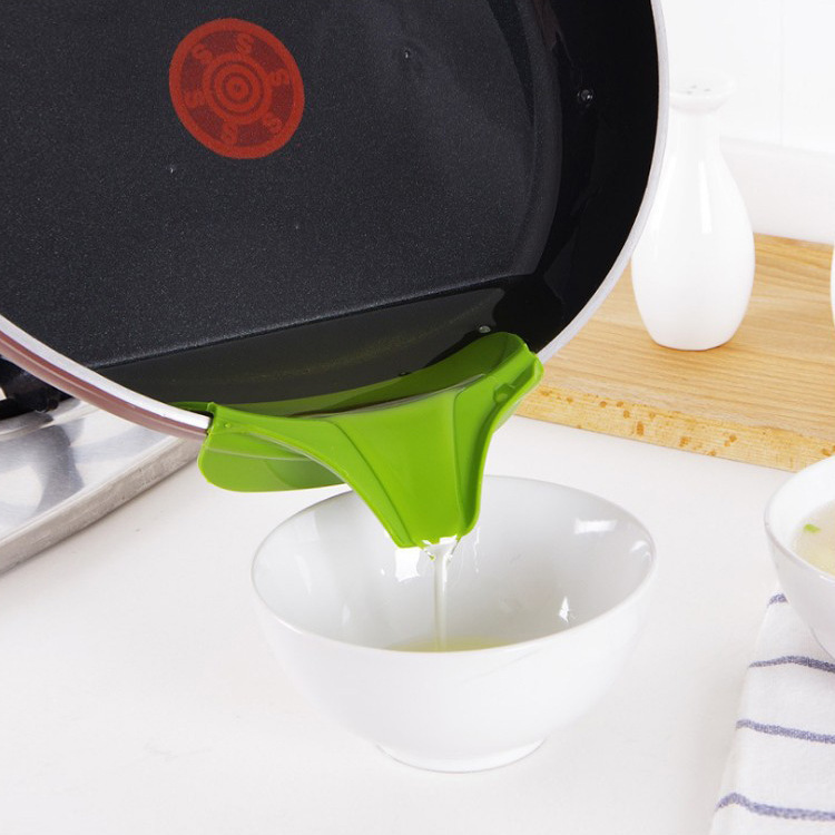 Stall supply kitchen supplies edge anti-spill funnel deflector food grade silicone soup pourer kitchen tools