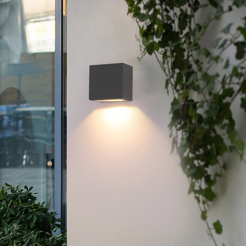 Modern minimalist personalized wall lamp outdoor courtyard hotel Villa aisle led wall lamp aluminum double head COB wall lamp