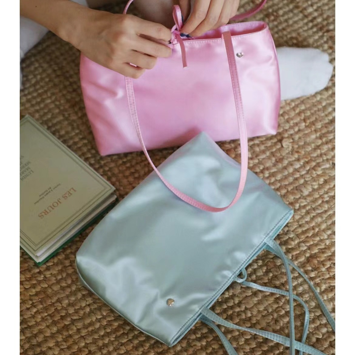 Jennie Style Ballet Style French Style Simple Retro Velvet Satin Sense Portable Small Square Bag Shoulder Underarm Bag