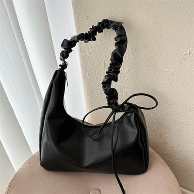 Niche design underarm bag 2023 autumn new simple fashion shoulder bag casual fashion messenger bag