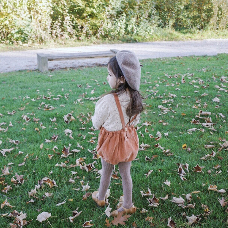 Children's clothing autumn and winter children's sweater lace hollow girl's sweater puff sleeve top Internet celebrity same style one-piece delivery