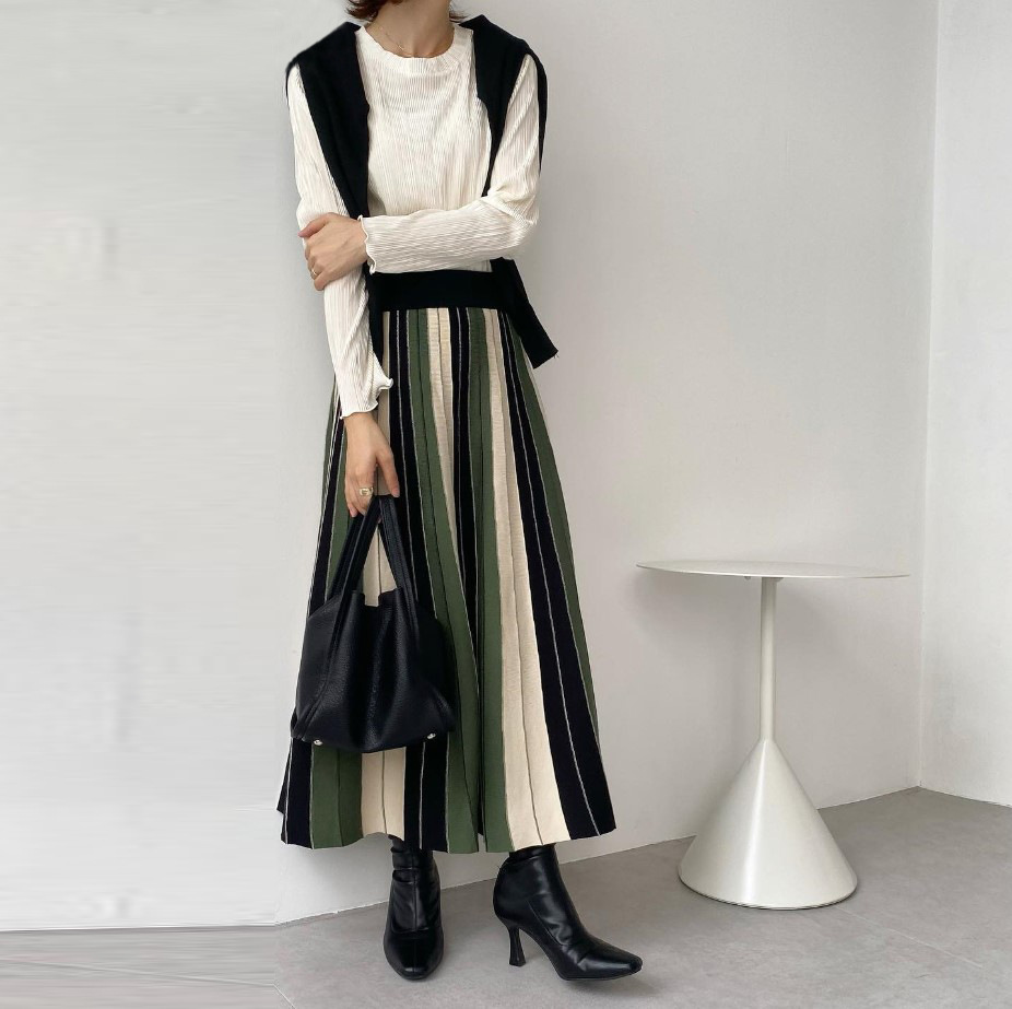 In stock! 2022 autumn and winter New Japanese Letian ins cross-border Amazon knitted vertical striped pleated skirt