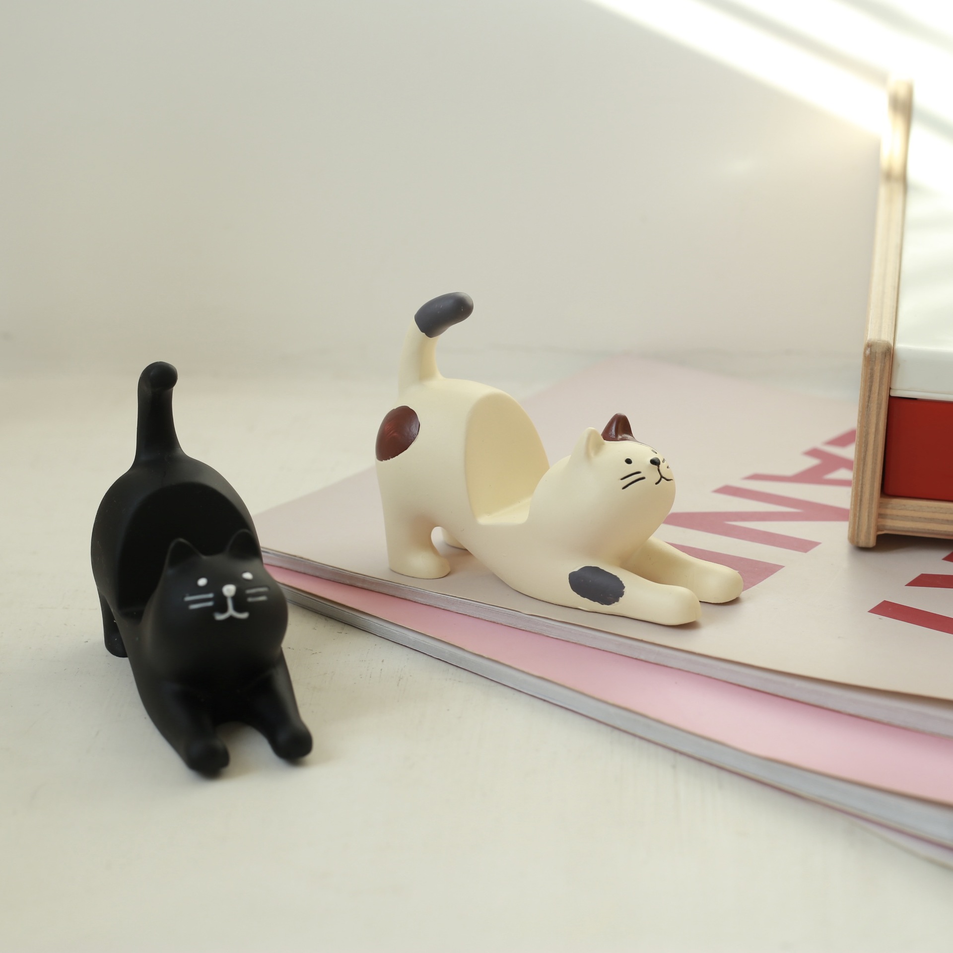 Stretch Cat Desktop Mobile Phone Holder Black Cat zakka Tablet Universal Stand Ornaments