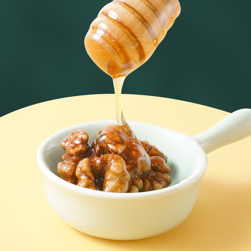 Wholesale Amber walnut kernel 500g Honey Nuts canned dried nuts snacks mountain walnut kernel fresh crispy