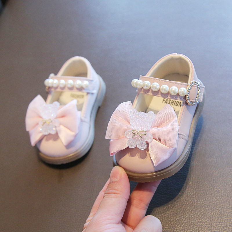 A generation of spring and autumn baby toddler shoes Square small leather shoes princess shoes breathable children's shoes baby shoes women's shoes