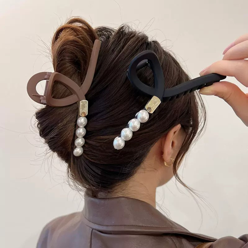 Vintage Pearl Korean-style Frosted Hair Clip Women's Head High-grade Sense Large Grab Clip Women's New Arrival Hair Shark Clip for Summer