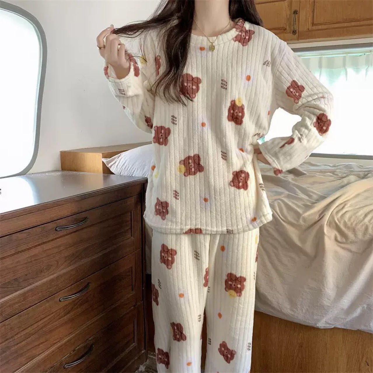 Autumn and winter warm peach suit bear printed coral fleece round neck pajamas fairy warm home wear two-piece set