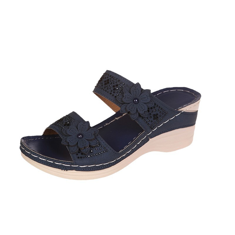 Cross-border foreign trade plus size 2022 summer new women's retro casual flower wedge beach sandals in stock