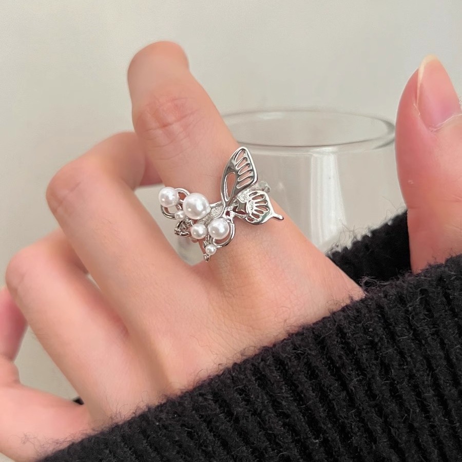 Schmetterling Perle Metall dreidimensionaler Hohlring weiblicher Nischendesign vielseitiger Zeigefingerring Ins-Ring_voghion.com