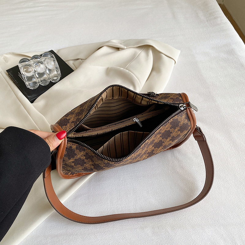 Tiktok popular large capacity commuter Western style pea bag 2023 new all-match handbag fashion trendy messenger bag