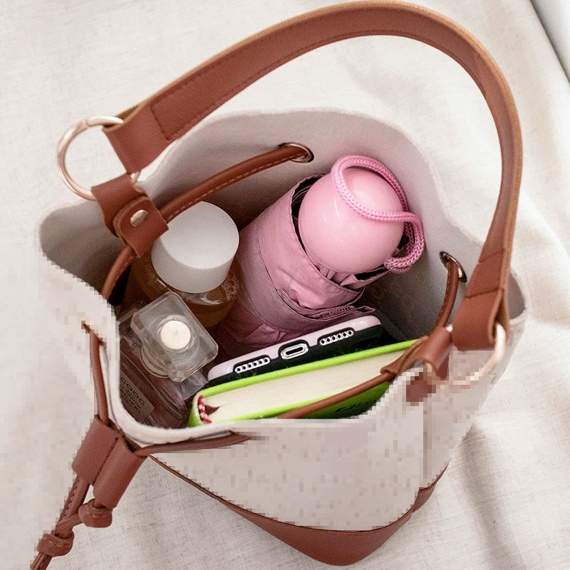 Women's Bag 2019 New Color-matching Lingge Drawstring Bucket Bag Elegant Shoulder Hand Crossbody Bag Large Capacity Spot Foot
