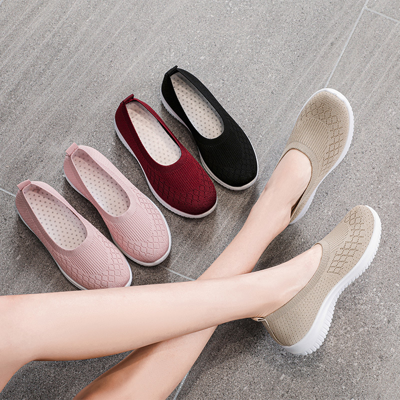 Old Beijing cloth shoes women's slip-on shoes for middle-aged and elderly mothers low-cut breathable women's cloth shoes plus size shoes for women