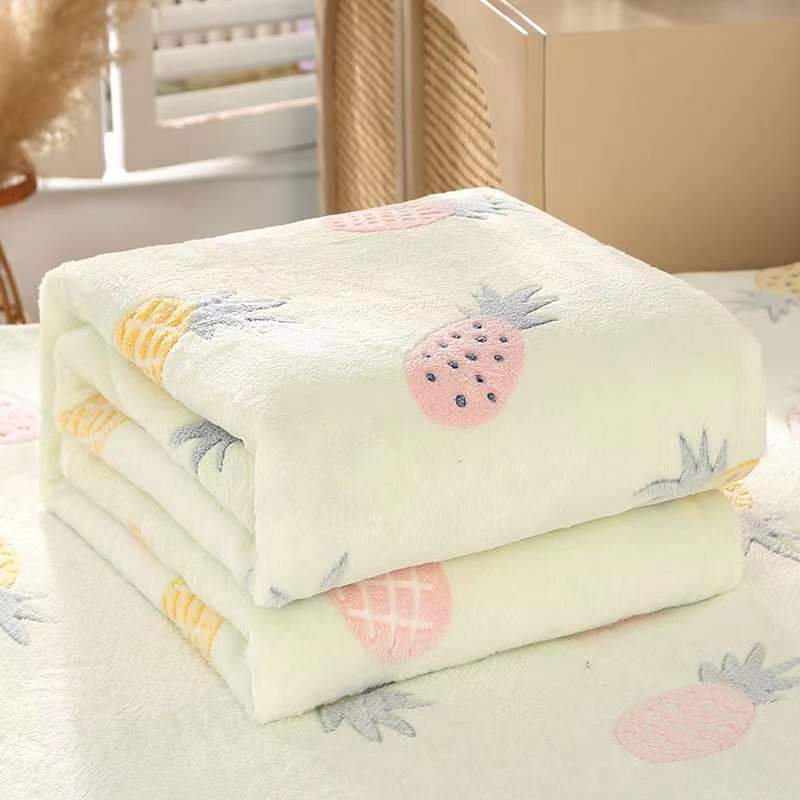 Snowflake velvet printed blanket flannel coral velvet cloud mink velvet milk velvet office gift lunch break blanket wholesale