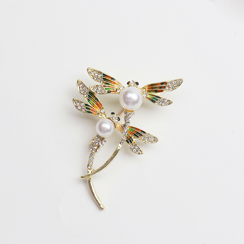 Europe and the United States explosions drop oil enamel painted Dragonfly pearl brooch Diamond insect corsage pin accessories spot wholesale